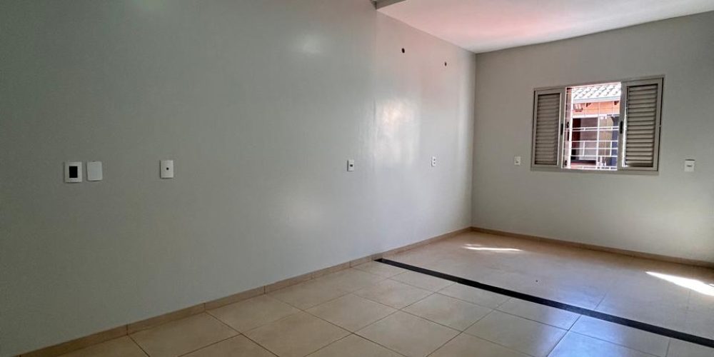 Suite ampla e pronta para ser decorada