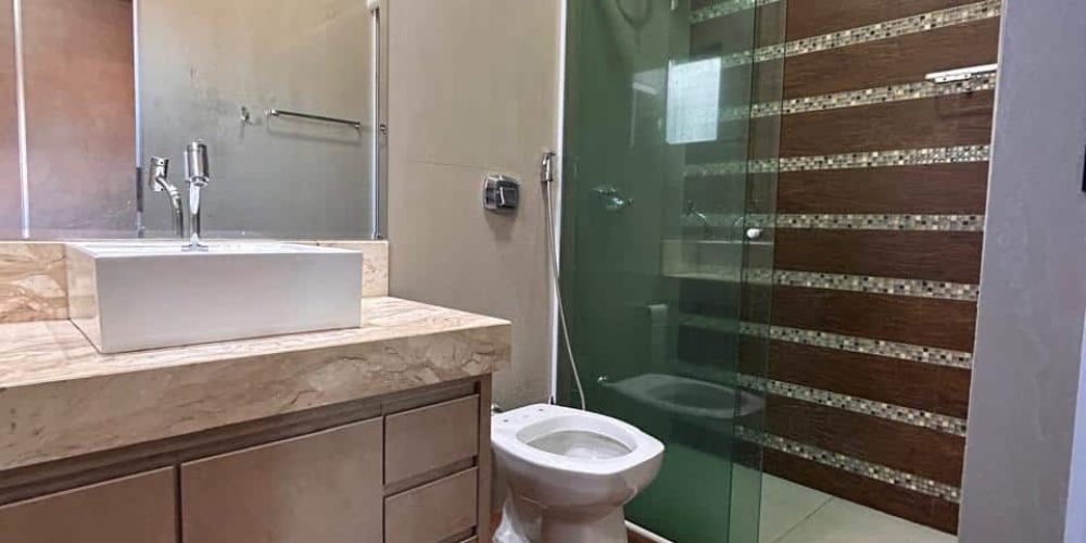 Banheiro Suíte c/ box e armário