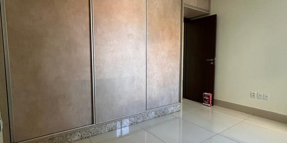 Móveis planejados na suíte